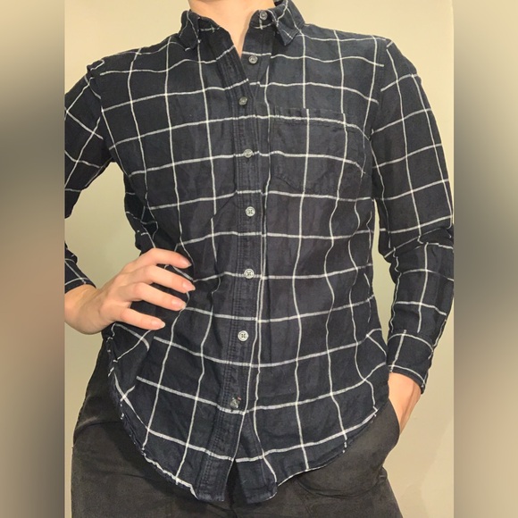 Banana Republic Soft Wash Navy Plaid Shirt - Picture 1 of 5